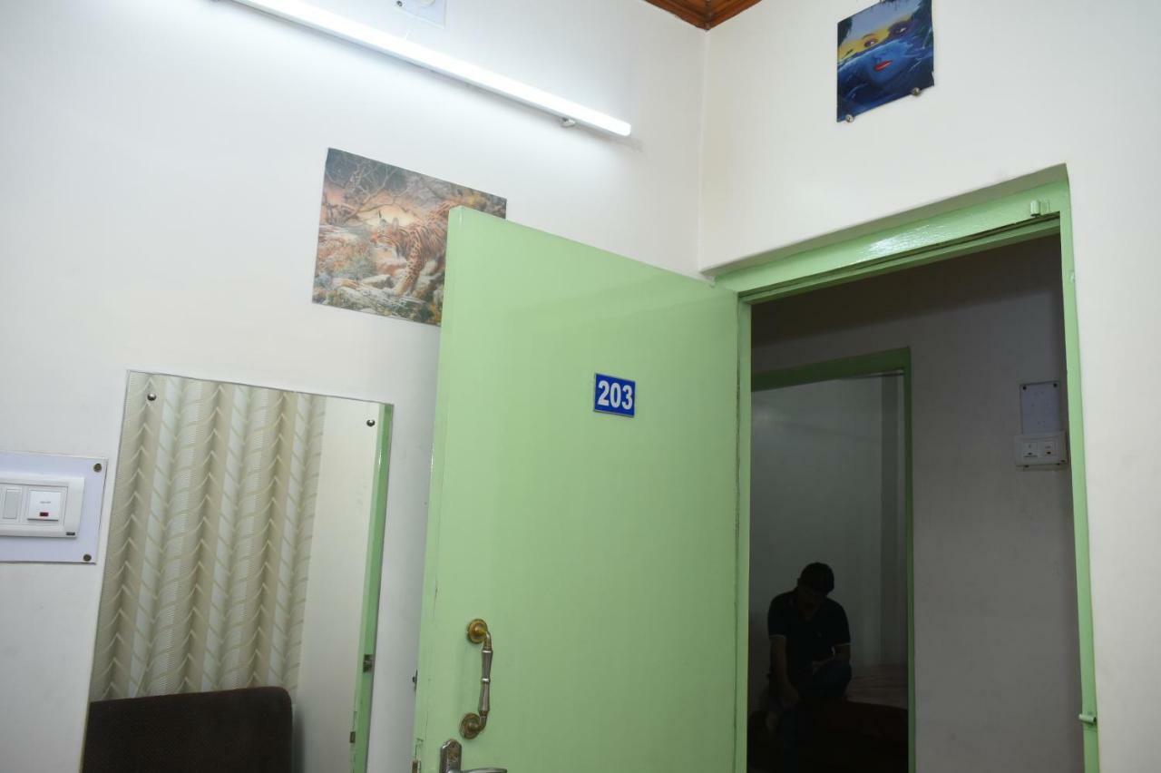 Oyo 45320 Hotel Mars Agartala Extérieur photo
